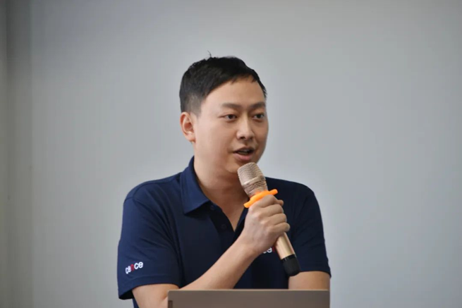 Ceremonia de premiación del décimo aniversario del personal veterano de Xiangyi 2022