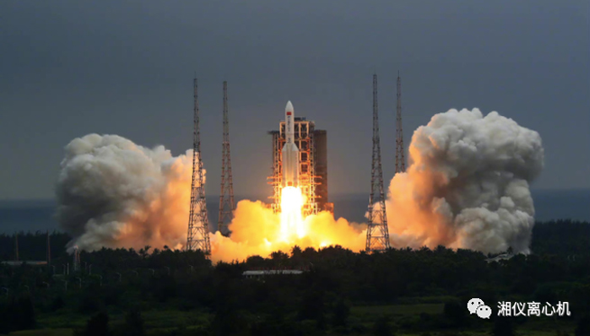 ¡La misión de lanzamiento del módulo central Tianhe que transportaba la centrífuga espacial de Xiangyi fue exitosa!